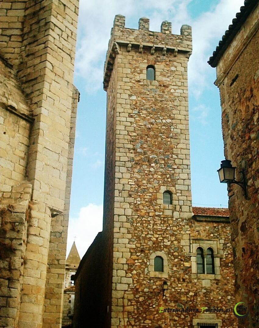 Ver Torreón ciudad medieval de Cáceres